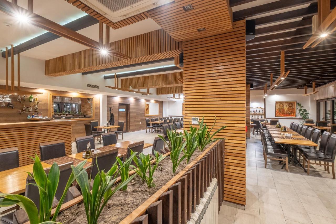 埃森奈维西公园酒店 大特尔诺沃 外观 照片