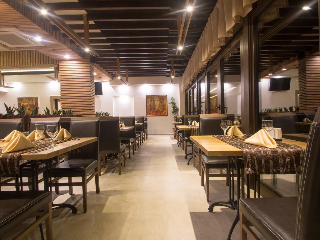 埃森奈维西公园酒店 大特尔诺沃 外观 照片